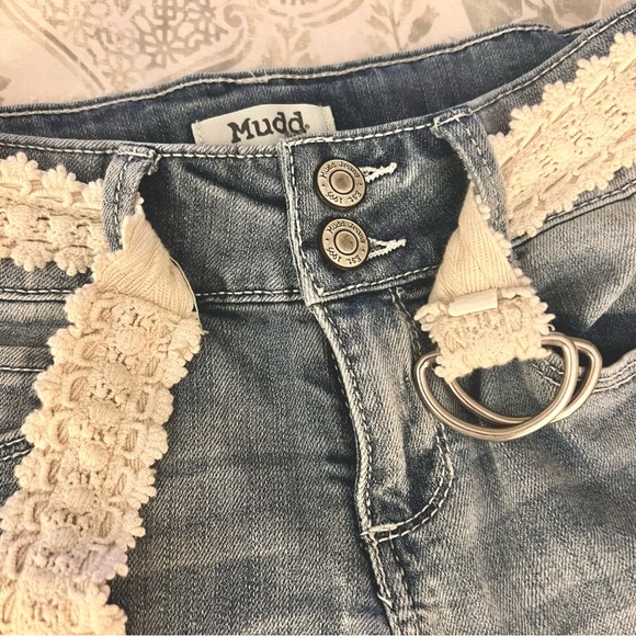 Bermuda shorts - Picture 2 of 3